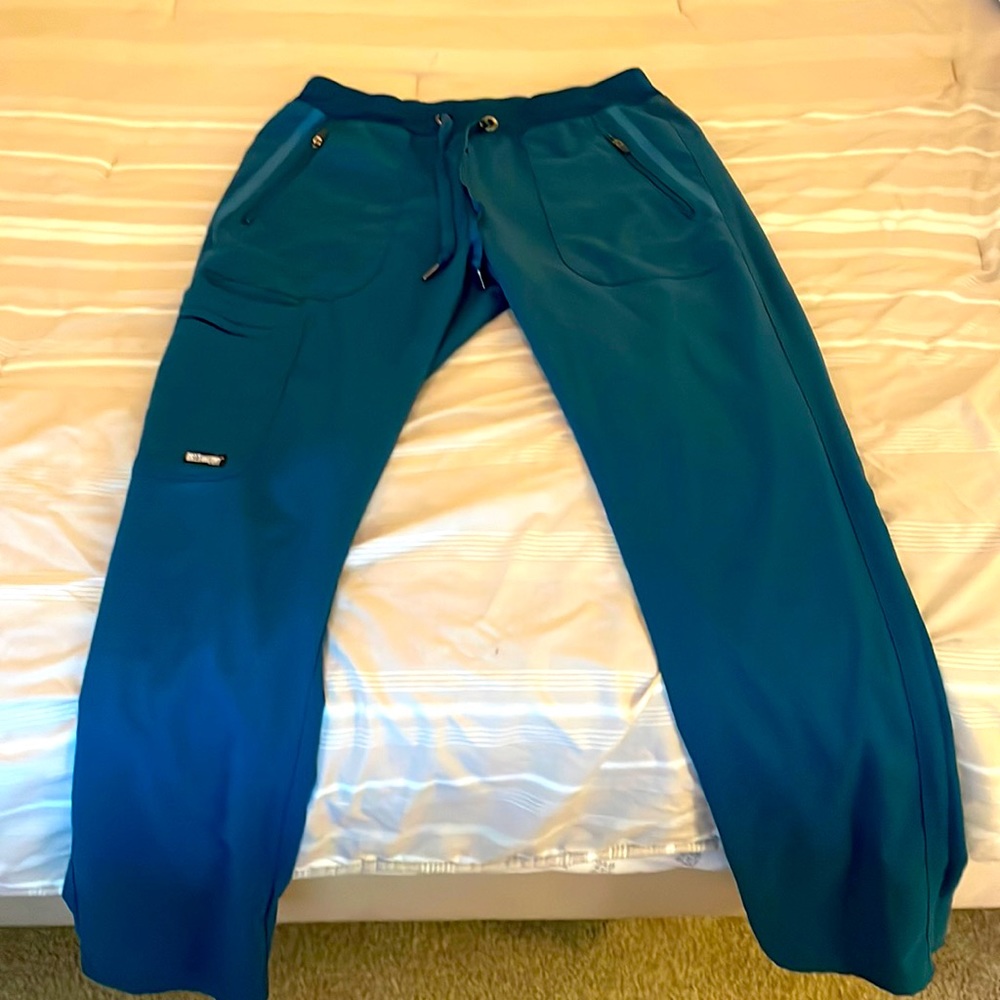 Grey’s Anatomy Elevate 6 pocket pant Caribbean Blue